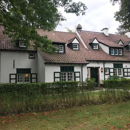 Rose House Bed & Breakfast 2*