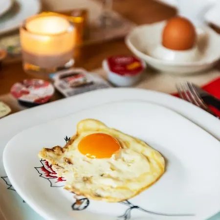 Alojamento de Acomodação e Pequeno-almoço Rose House 2*