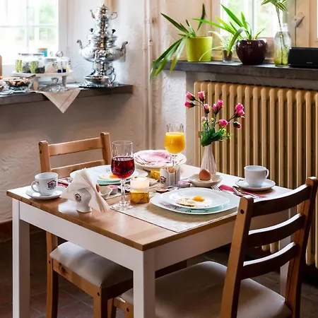 Bed & Breakfast Rose House 2*