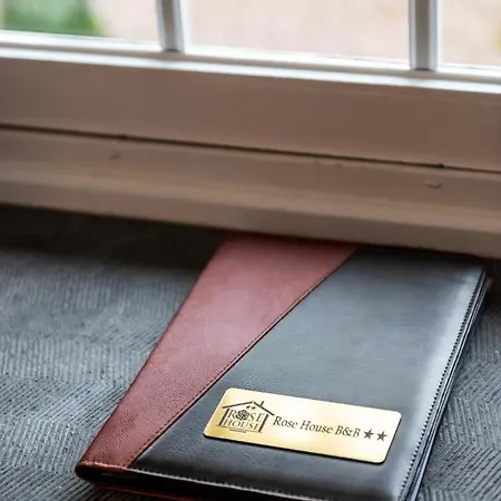 Alojamento de Acomodação e Pequeno-almoço Rose House