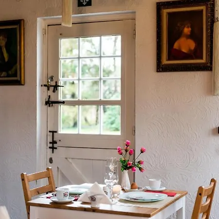 Rose House Bed & Breakfast