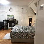 Rose House 2*