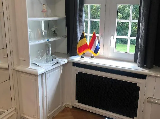 Rose House לינה וארוחת בוקר 2*