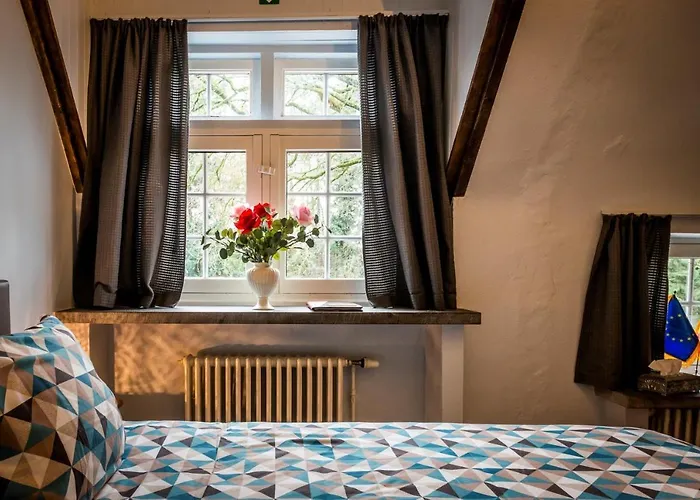 Alojamento de Acomodação e Pequeno-almoço Rose House 2*